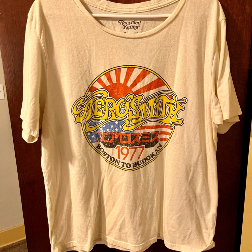 “Vintage” tee